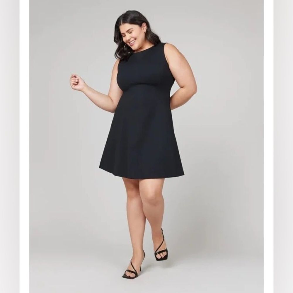 NWT SPANX THE PERFECT FIT & FLARE DRESS in Black Size Large Sleeveless  A Line